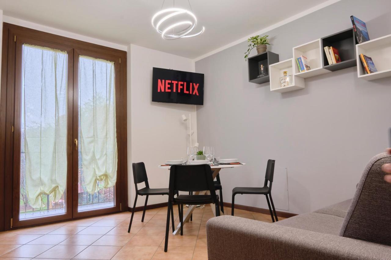 10' From Malpensa Casa Moderna, Netflix & Wi-Fi Apartment Casorate Sempione ภายนอก รูปภาพ