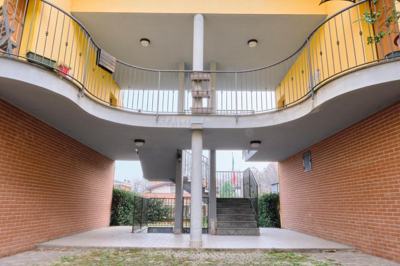 10' From Malpensa Casa Moderna, Netflix & Wi-Fi Apartment Casorate Sempione ภายนอก รูปภาพ